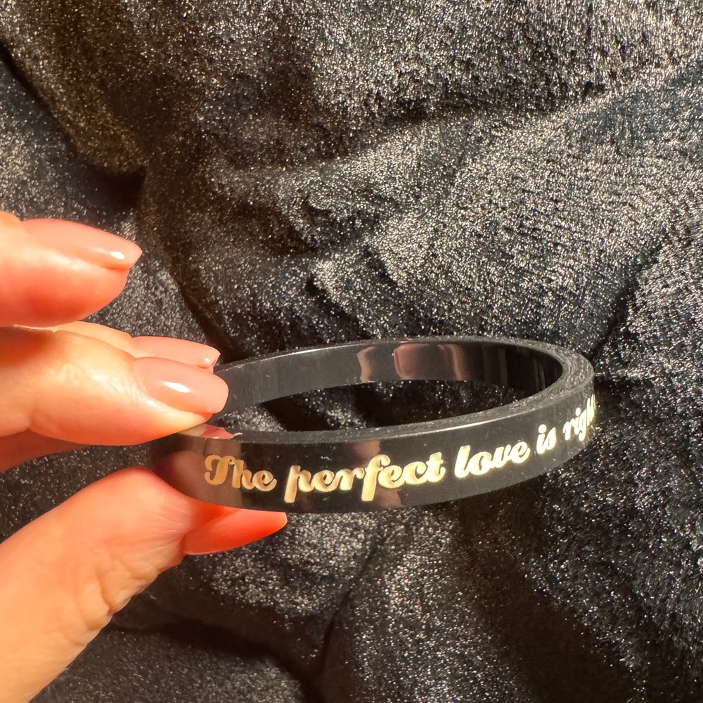 Dolce&Gabbana bracelet Includes Box - Picture 6 of 9